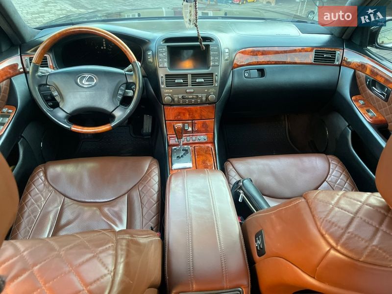 Седан Lexus LS 2005 в Чернівцях