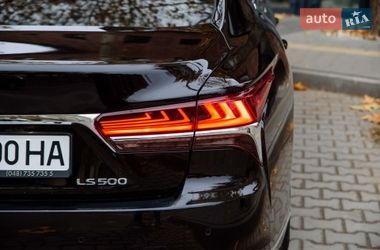 Седан Lexus LS 2018 в Ивано-Франковске