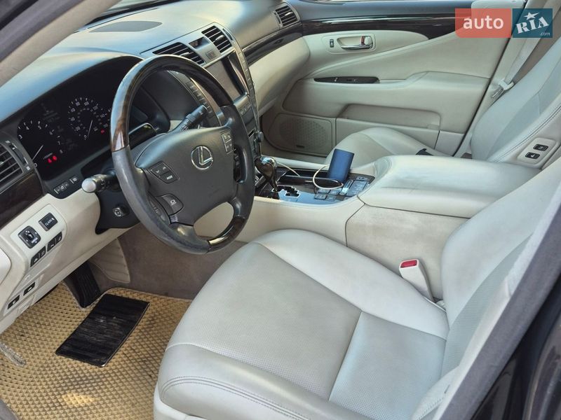 Седан Lexus LS 2007 в Киеве