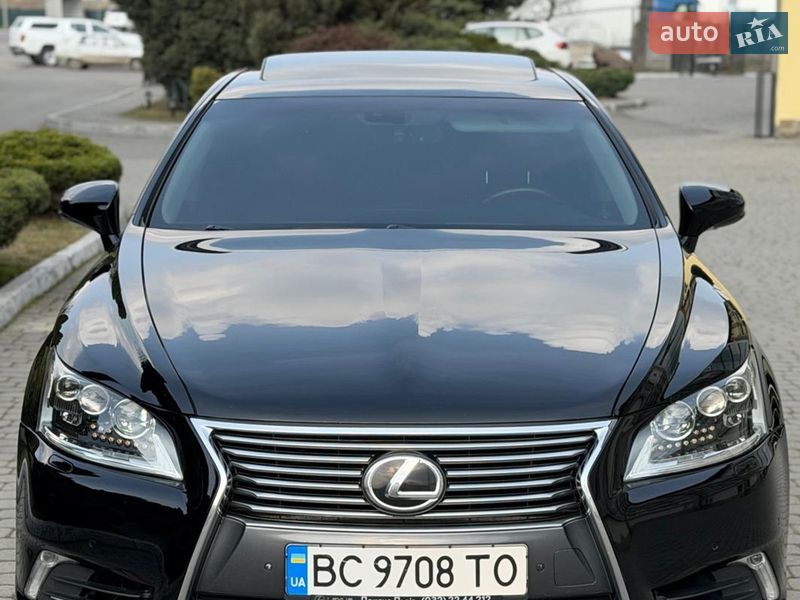 Седан Lexus LS 2013 в Ровно