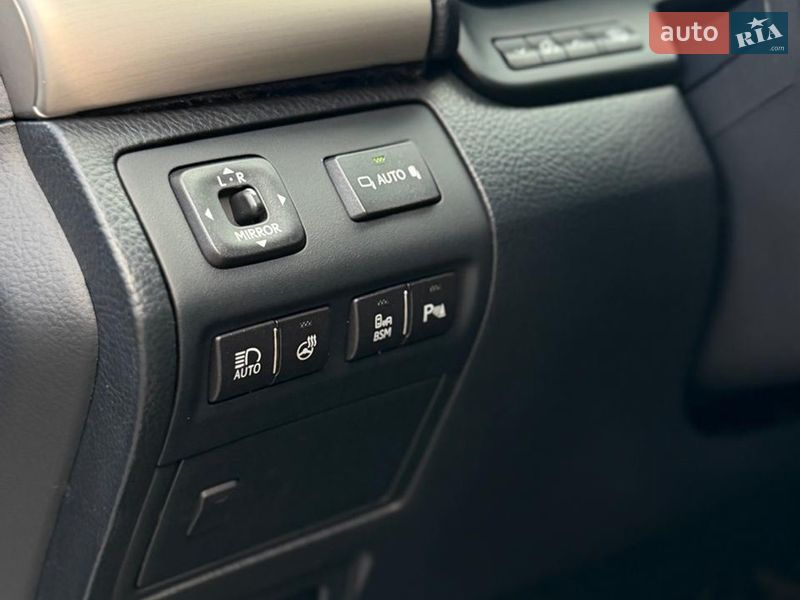 Седан Lexus LS 2013 в Ровно