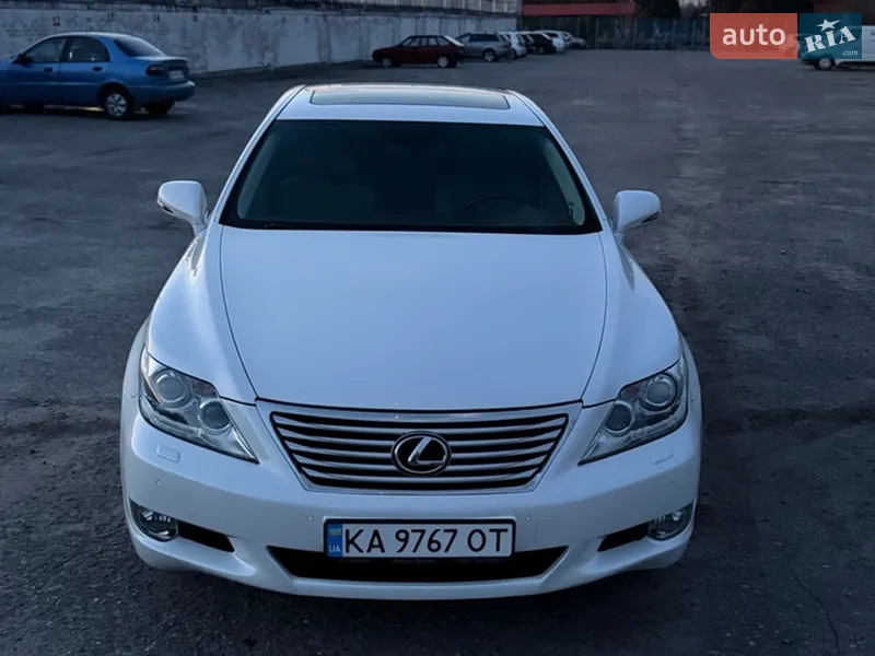 Lexus LS