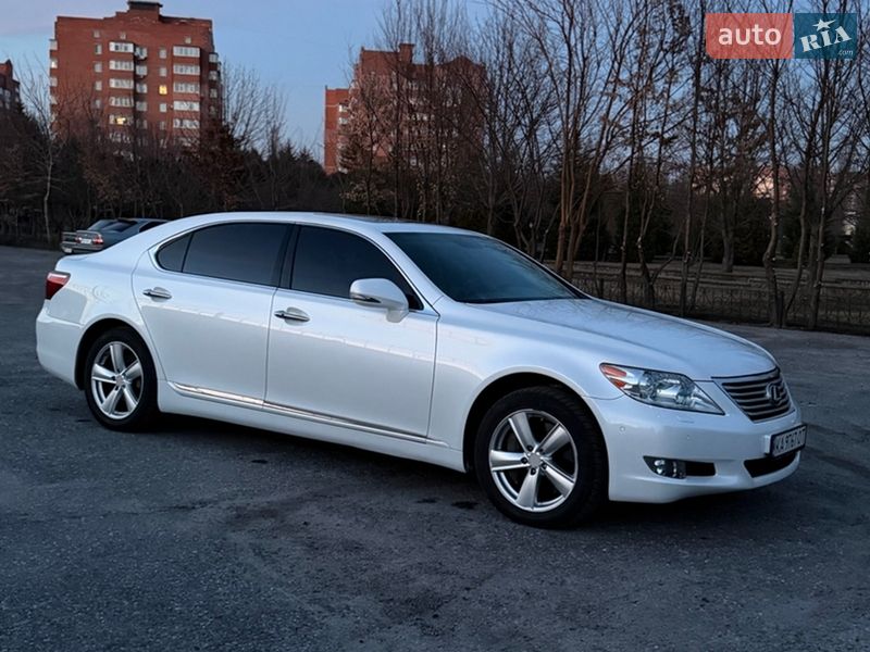 Седан Lexus LS 2010 в Сумах