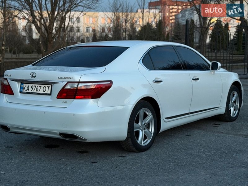 Седан Lexus LS 2010 в Сумах