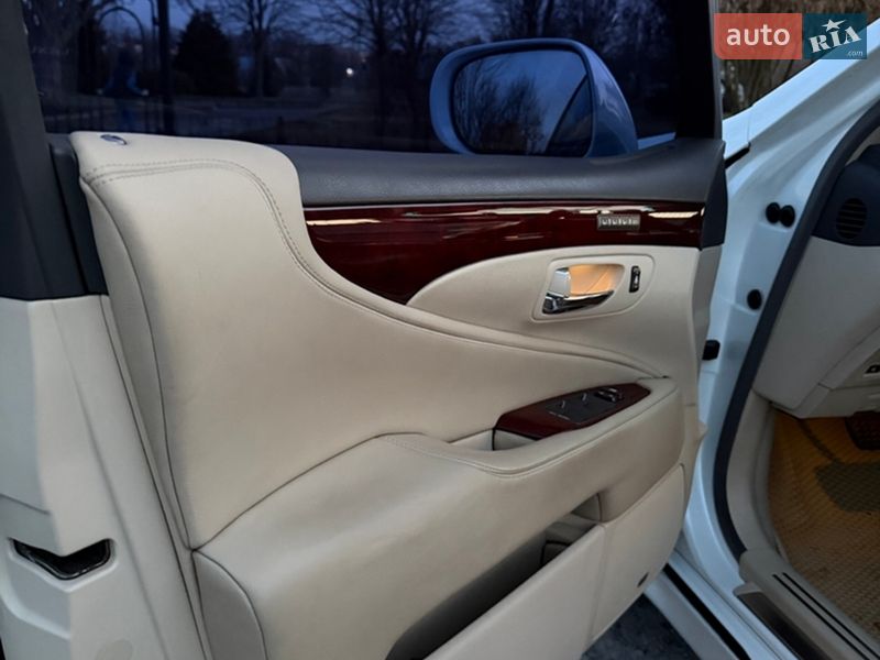 Седан Lexus LS 2010 в Сумах