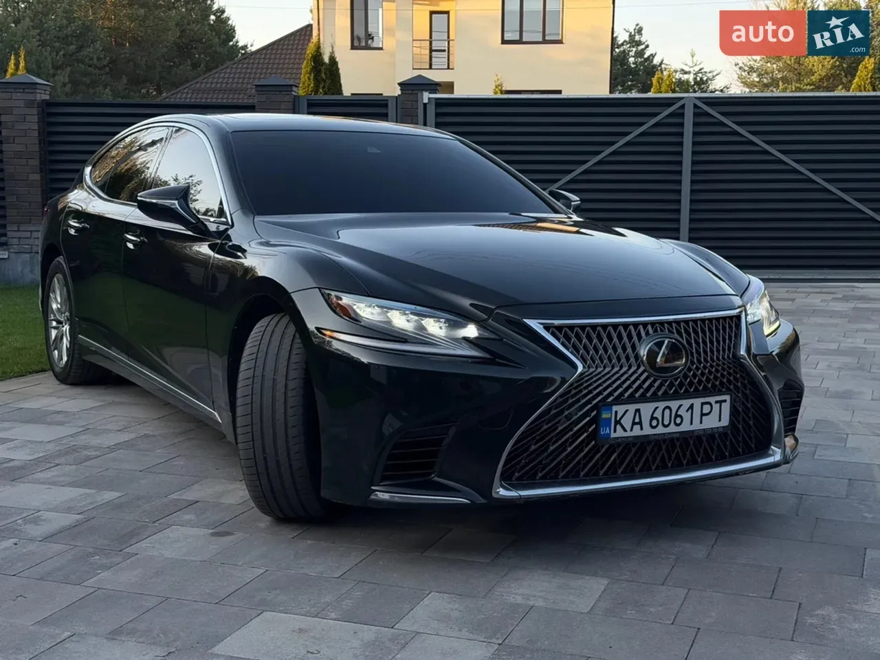 2017 Lexus LS - мініатюра 13