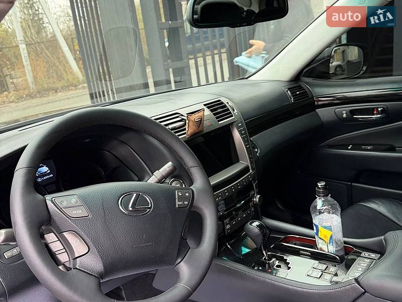 Седан Lexus LS 2007 в Киеве