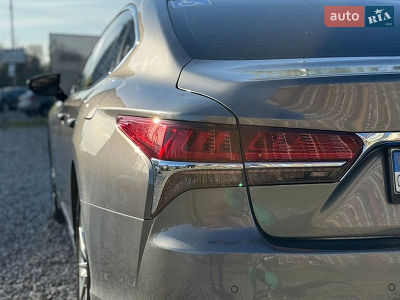 Седан Lexus LS 2018 в Киеве