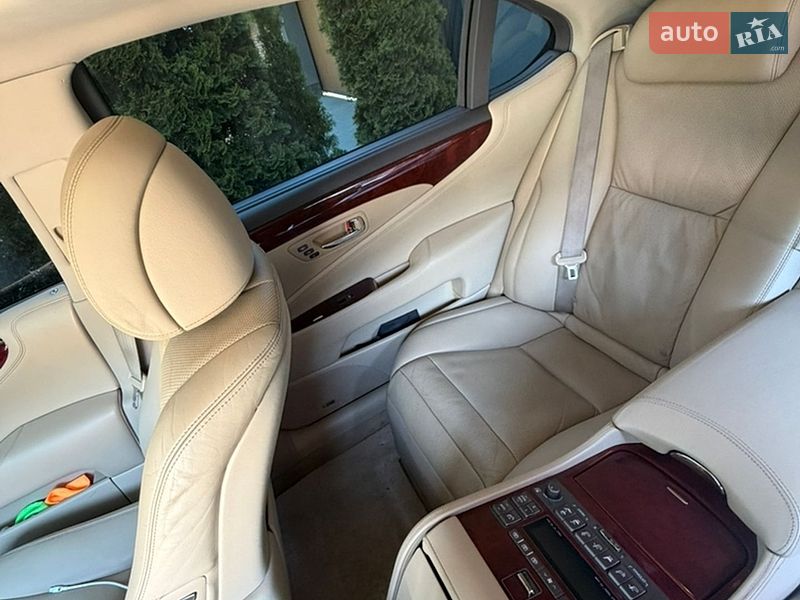 Седан Lexus LS 2007 в Луцке