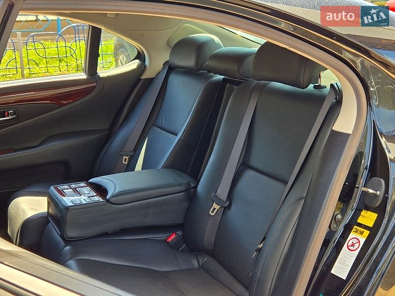 Седан Lexus LS 2007 в Киеве