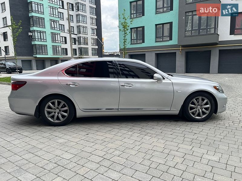 Седан Lexus LS 2007 в Івано-Франківську