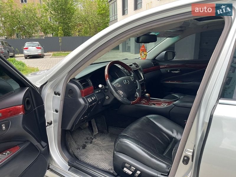 Седан Lexus LS 2007 в Івано-Франківську