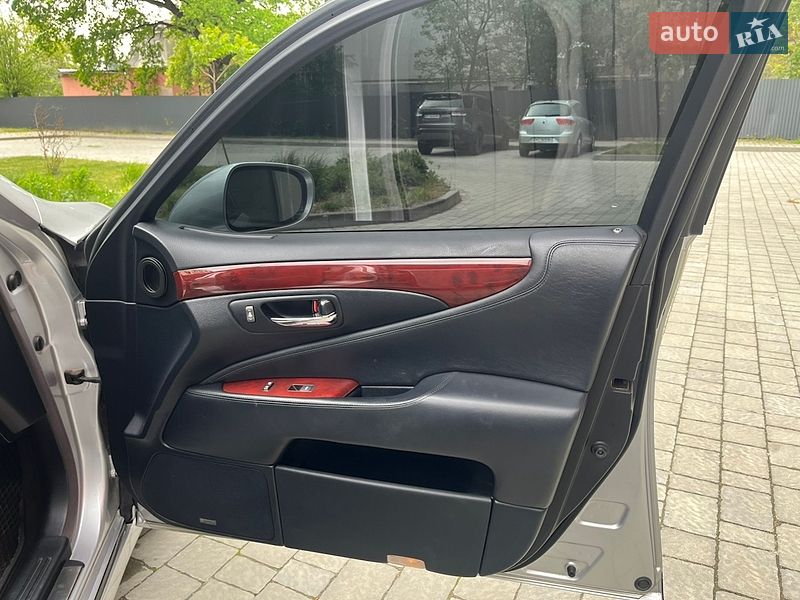 Седан Lexus LS 2007 в Івано-Франківську