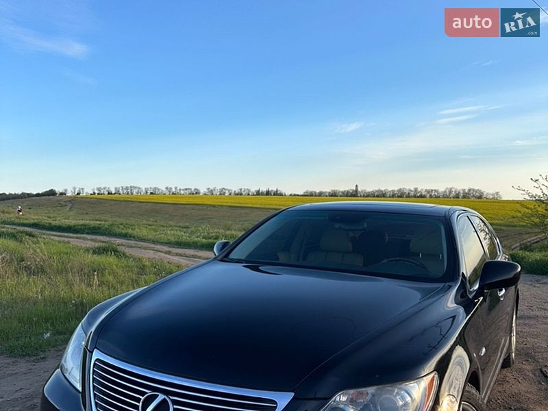 Седан Lexus LS 2007 в Новой Одессе