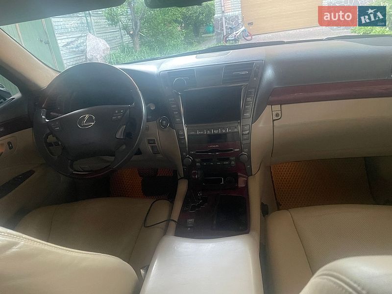 Седан Lexus LS 2007 в Вишгороді