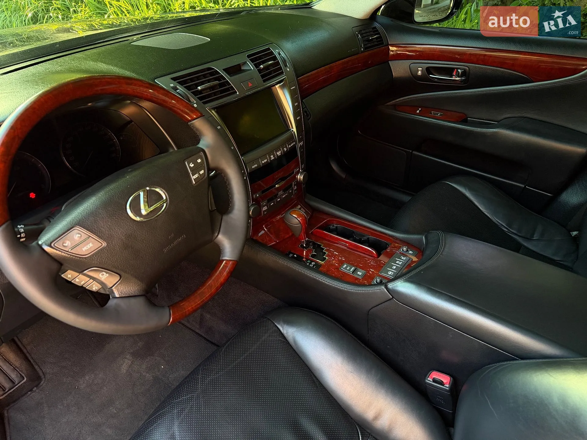 Lexus LS 2008 VIN JTHGL46F105032501 фото оголошення 10 з 16