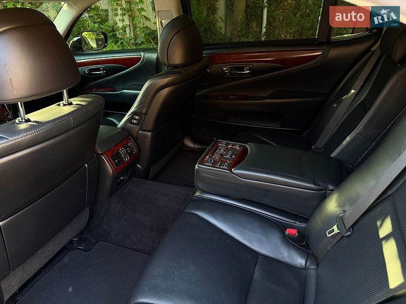 Седан Lexus LS 2008 в Одессе