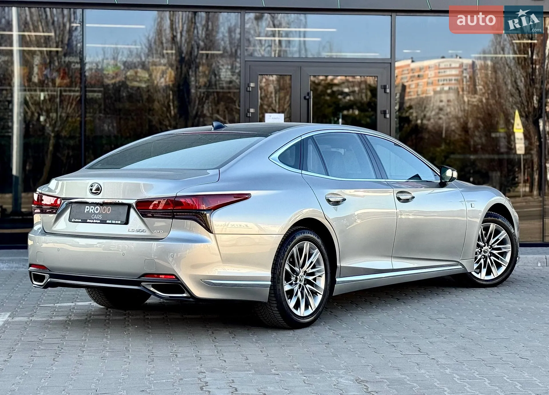 2020 Lexus LS - мініатюра 12