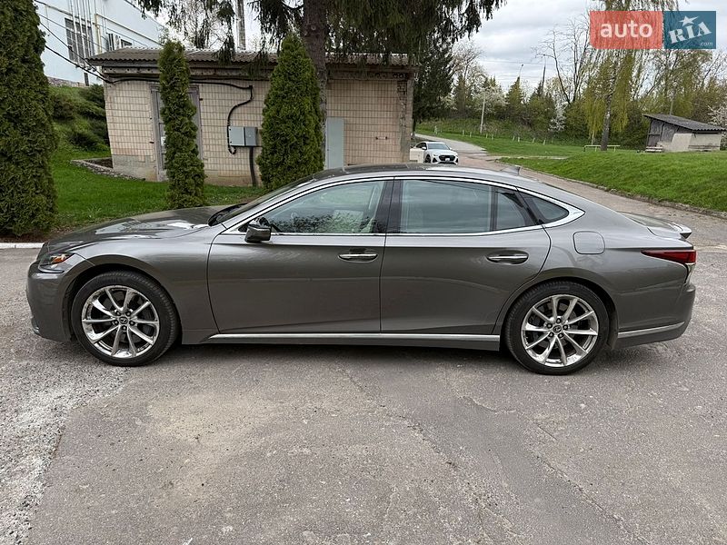 Седан Lexus LS 2018 в Тернополе