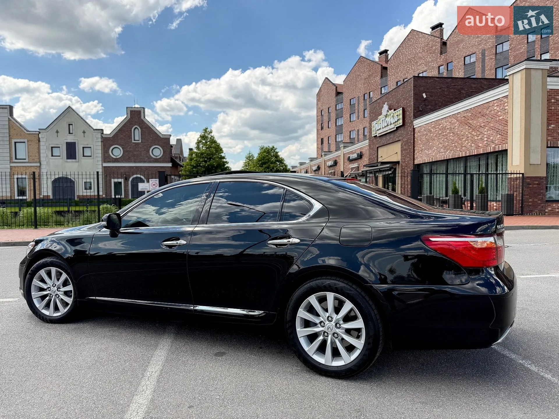 2010 Lexus LS - мініатюра 9