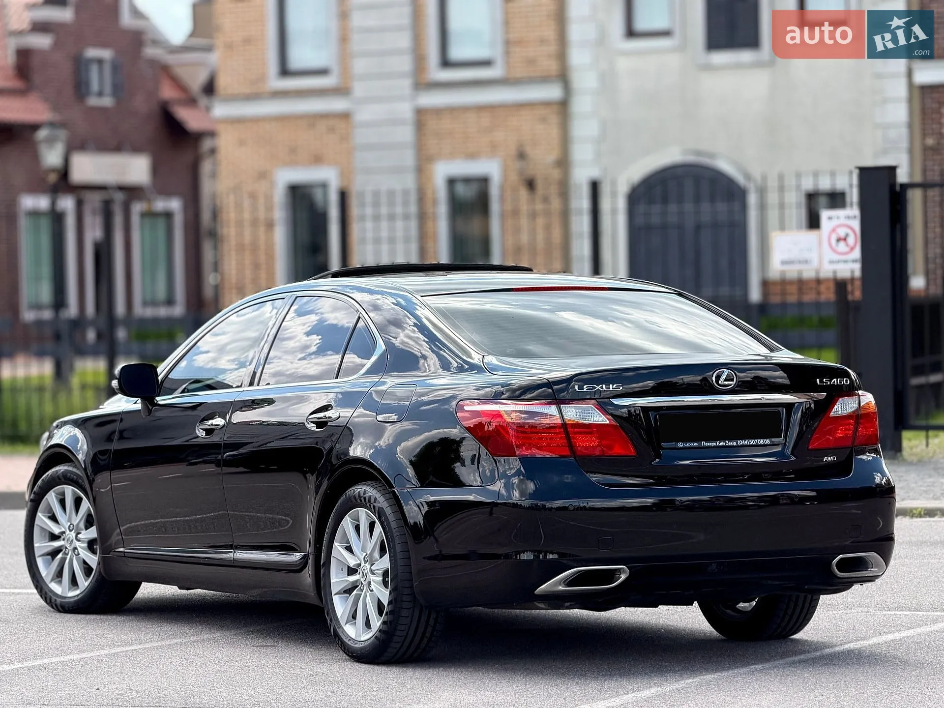 2010 Lexus LS - мініатюра 16