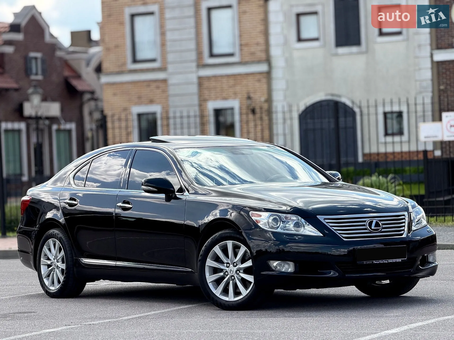 2010 Lexus LS - мініатюра 27