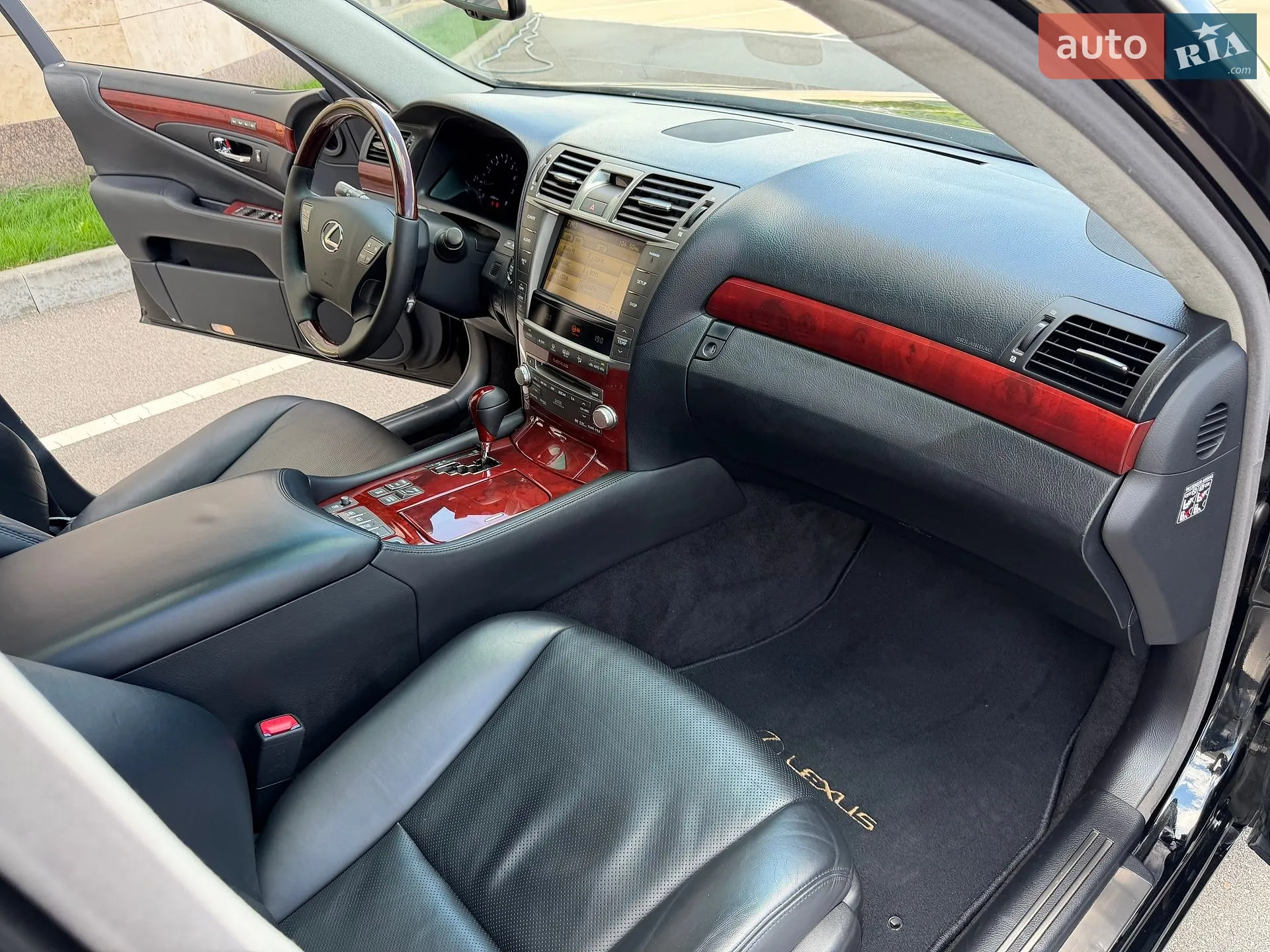 2010 Lexus LS - мініатюра 71
