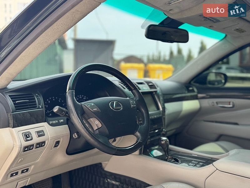 Седан Lexus LS 2007 в Львові