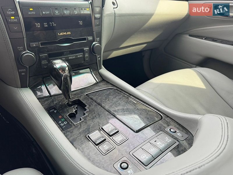 Седан Lexus LS 2007 в Львові