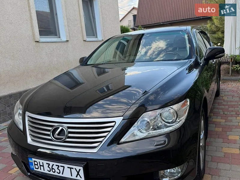 Lexus LS