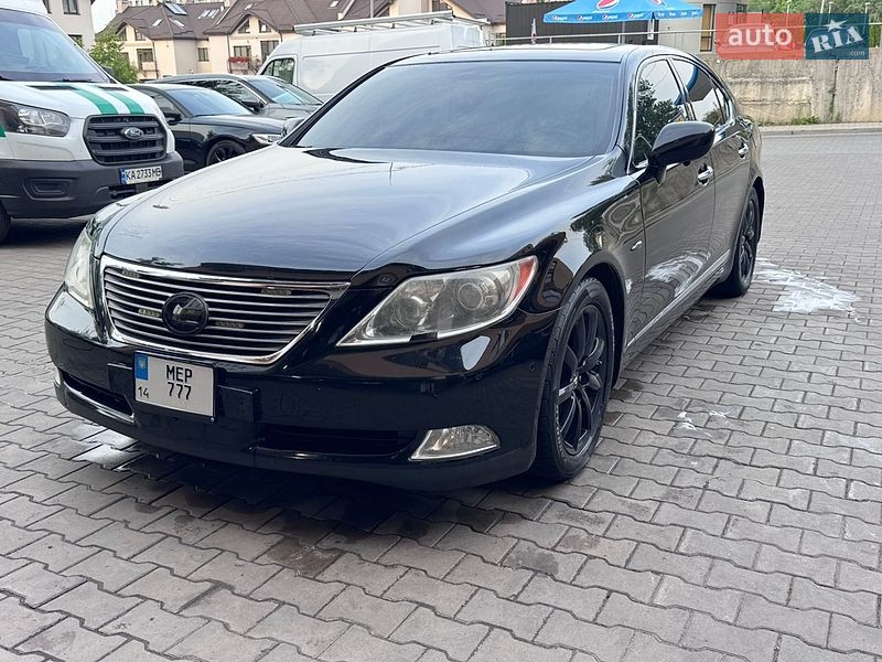 Седан Lexus LS 2007 в Бродах