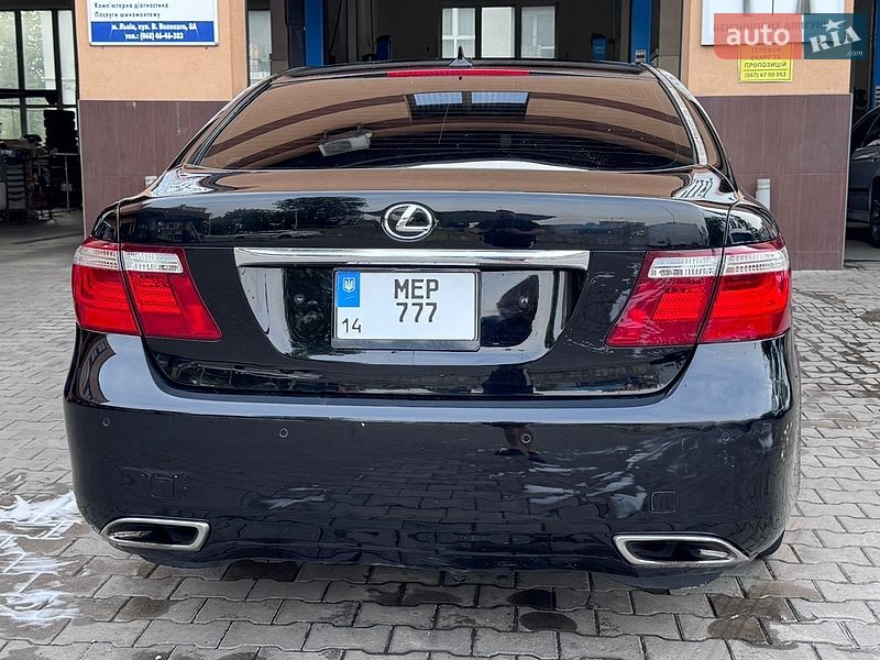 Седан Lexus LS 2007 в Бродах
