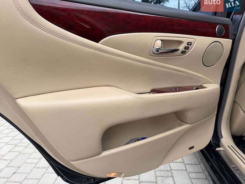 Седан Lexus LS 2009 в Одессе