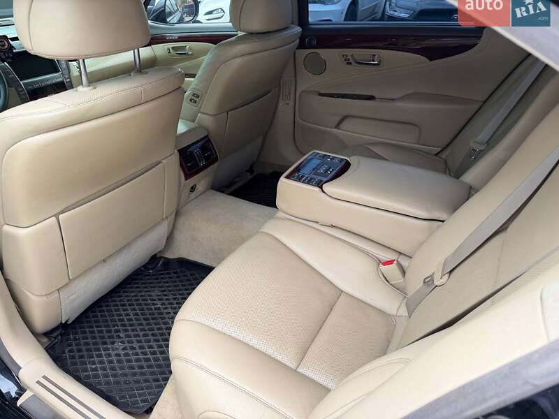 Седан Lexus LS 2009 в Одессе