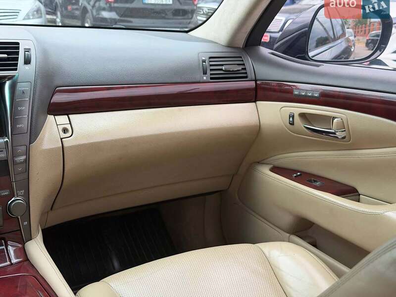 Седан Lexus LS 2009 в Одессе