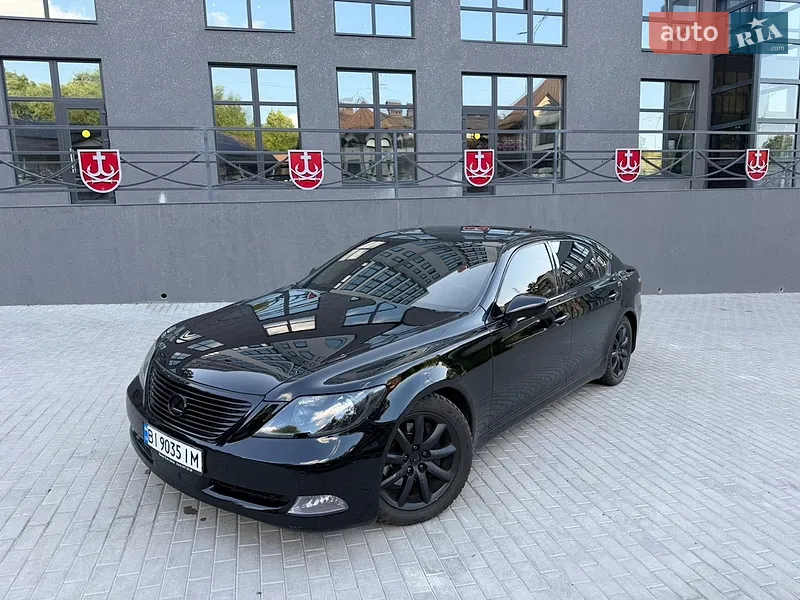 Lexus LS