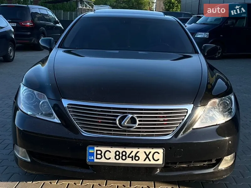 Lexus LS