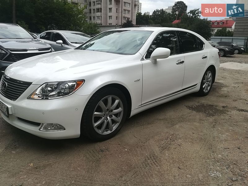 Седан Lexus LS 2008 в Киеве