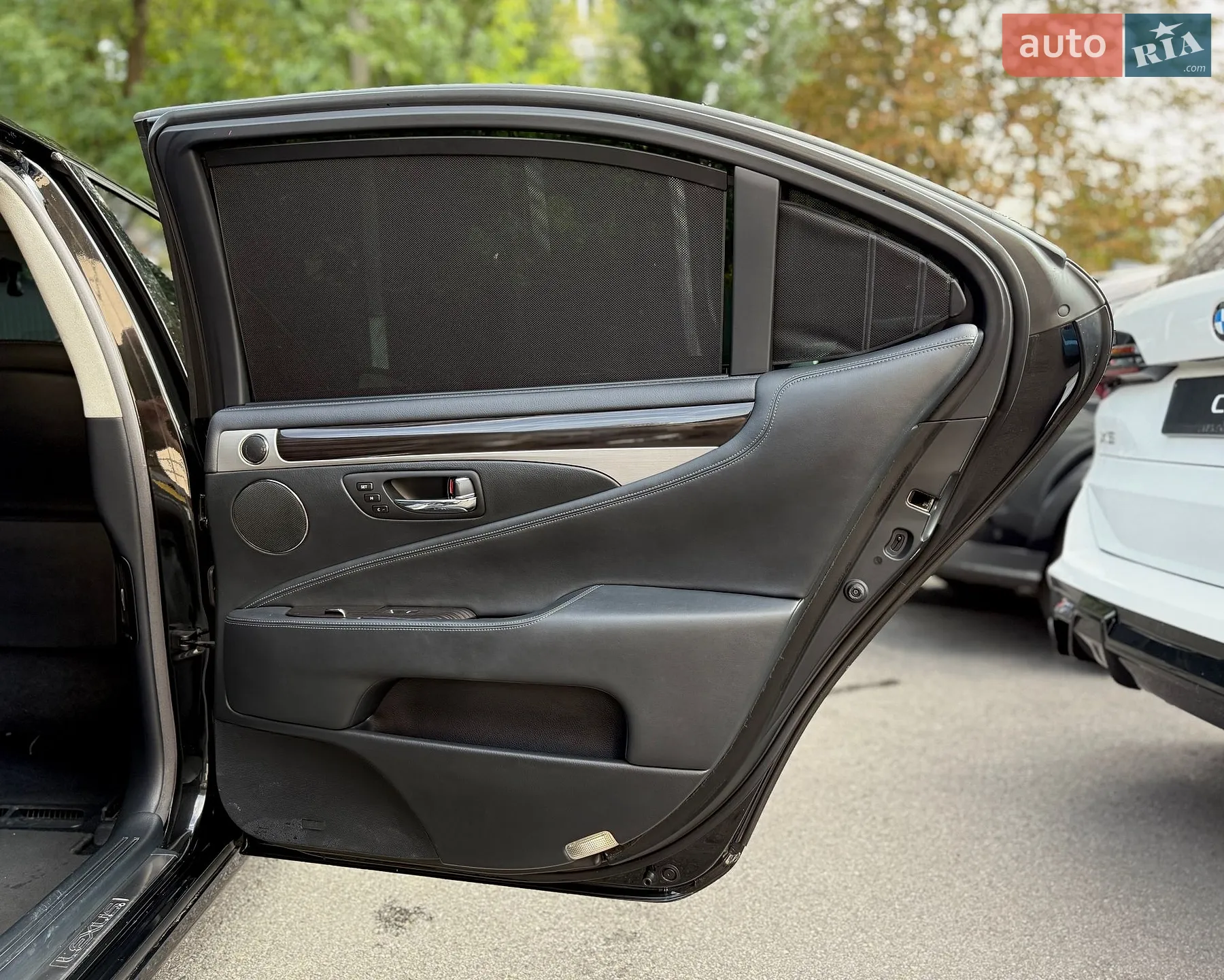 2014 Lexus LS - мініатюра 18