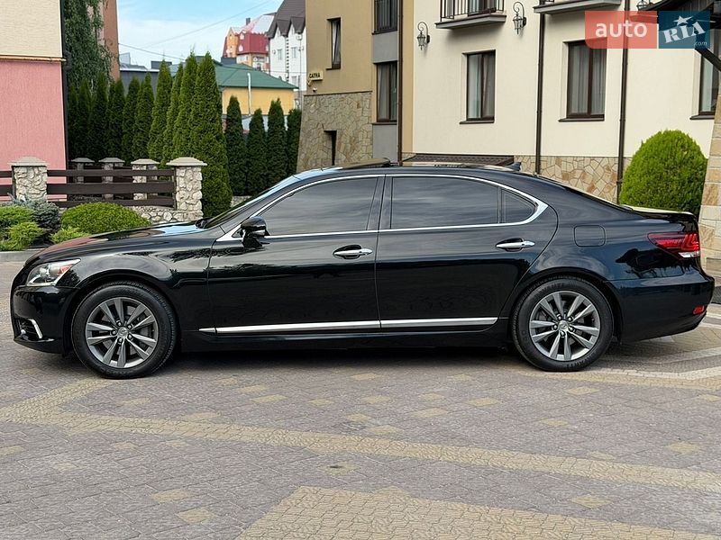 Седан Lexus LS 2012 в Тернополі
