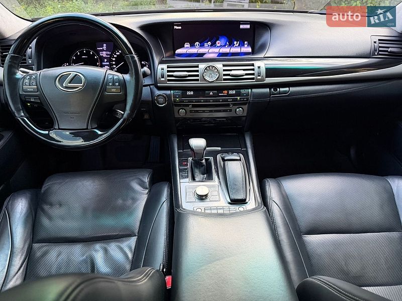 Седан Lexus LS 2012 в Тернополі