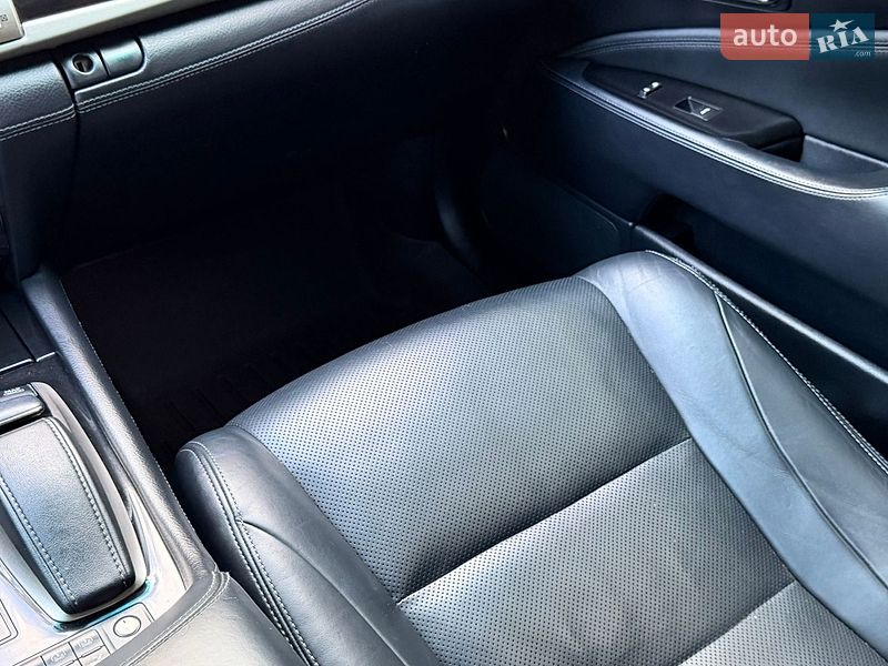 Седан Lexus LS 2012 в Тернополі