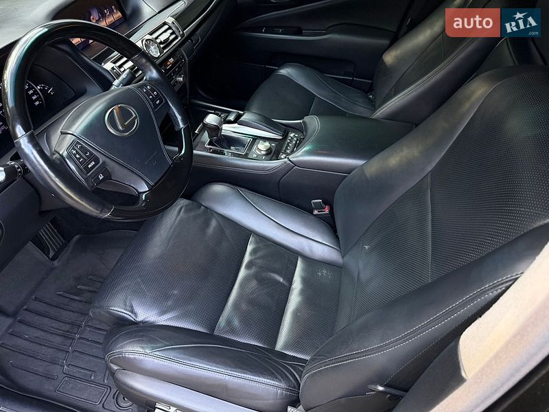 Седан Lexus LS 2012 в Тернополі