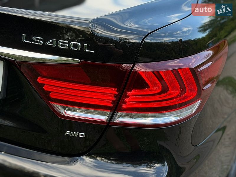 Седан Lexus LS 2012 в Тернополі