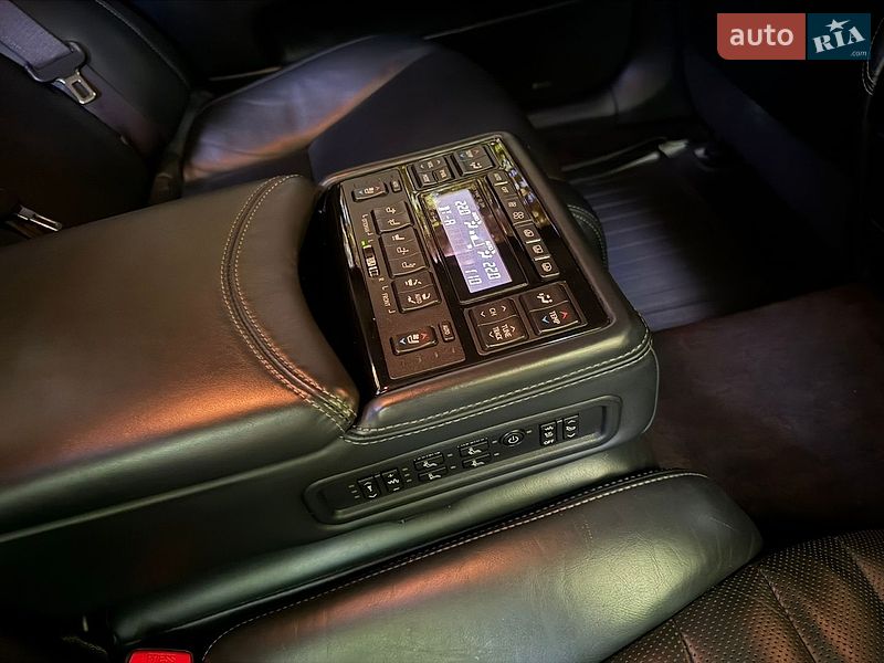 Седан Lexus LS 2012 в Тернополі