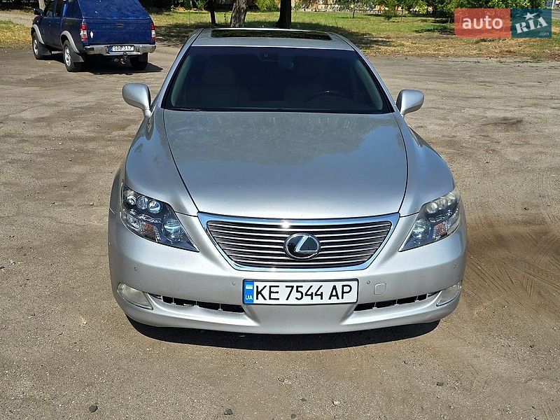 Lexus LS, фото з оголошення