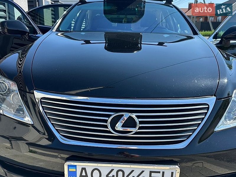 Седан Lexus LS 2008 в Ужгороде