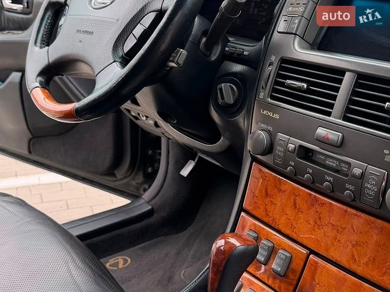 Седан Lexus LS 2002 в Києві