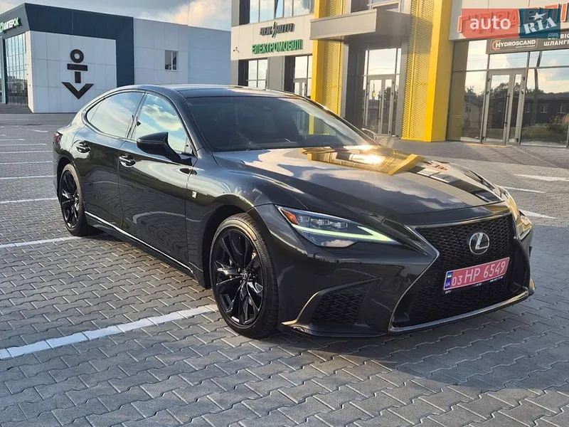 Lexus LS