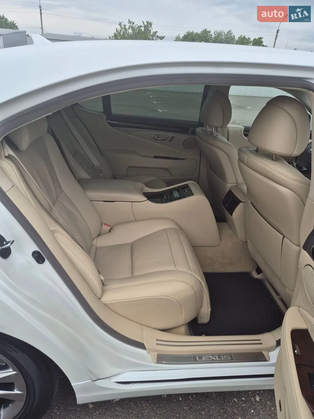 2013 Lexus LS - мініатюра 14